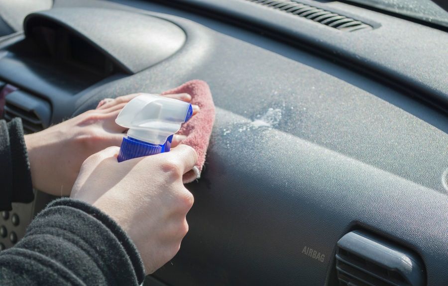 как устранить запах в машине