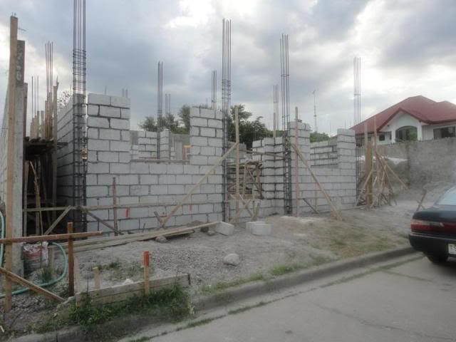 construction of a country house from foam concrete