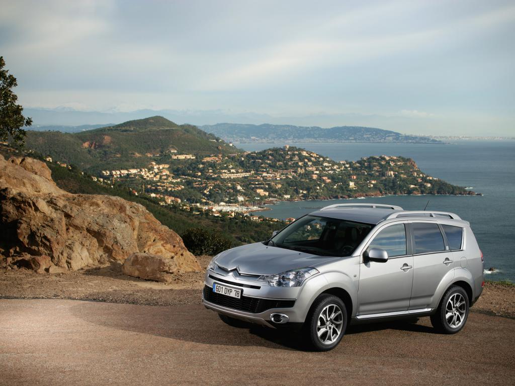 Citroen reviews with diesel crossover