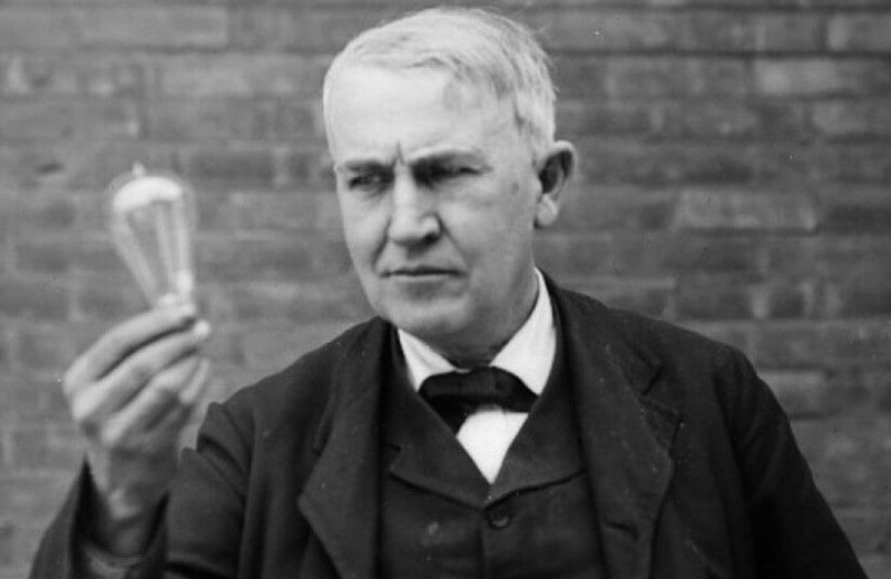 Томас Эдисон и знаменитая лампочка