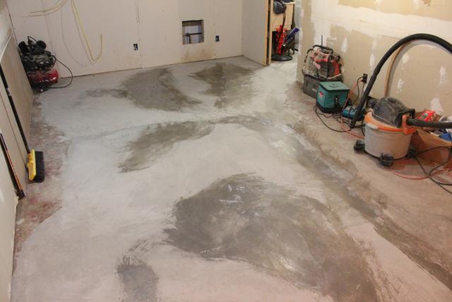 bulk floor in the apartment