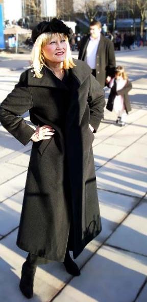черное длинное пальто