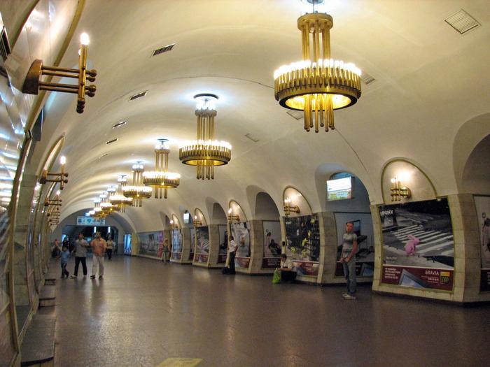 киев метро дарница