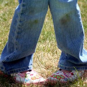 пятна от травы на джинсах