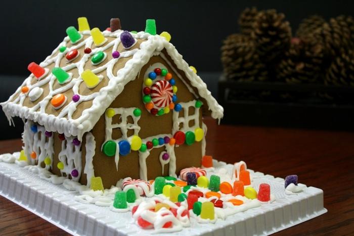 Cook gingerbread house