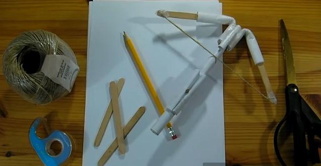 Арбалет из бумаги и карандаша