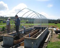 polycarbonate greenhouse installation