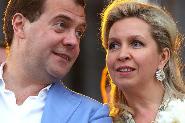Девичья фамилия жены Дмитрия Медведева