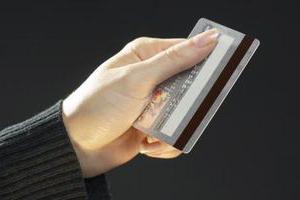 Как перевести деньги с телефона на карточку