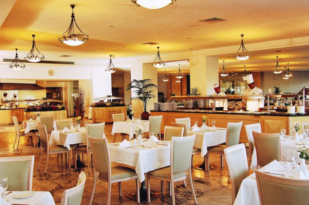 Ресторан отеля Louis Creta Princess 4* в Греции
