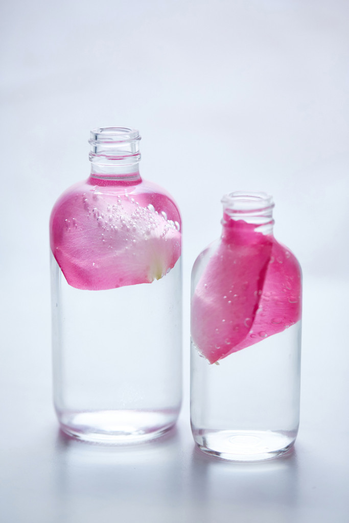 Розовая вода для лица