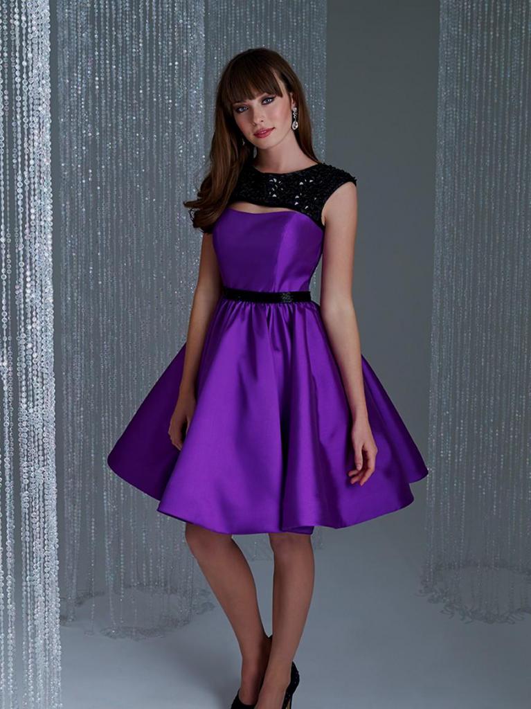 Платье фиолетового цвета