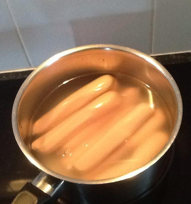 Как отварить сосиски в воде