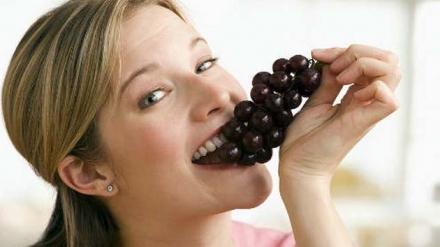 можно ли есть виноград с косточками