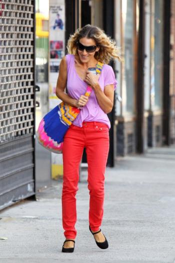 red jeans for women