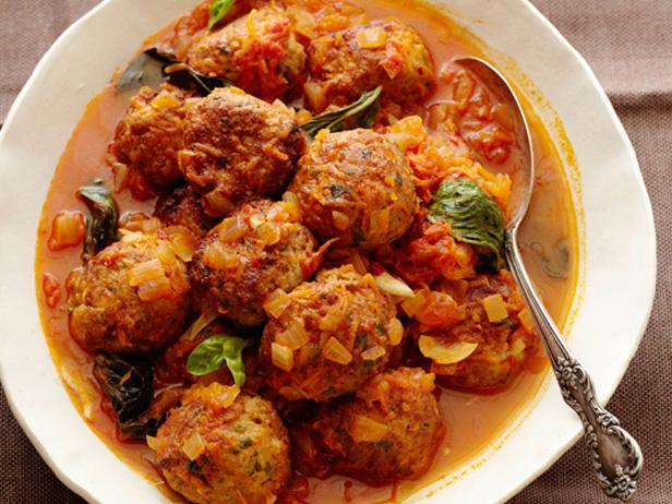 minced meatballs with gravy