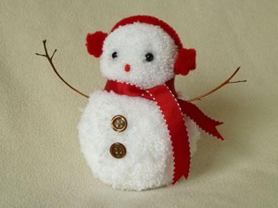 what to make a snowman out of