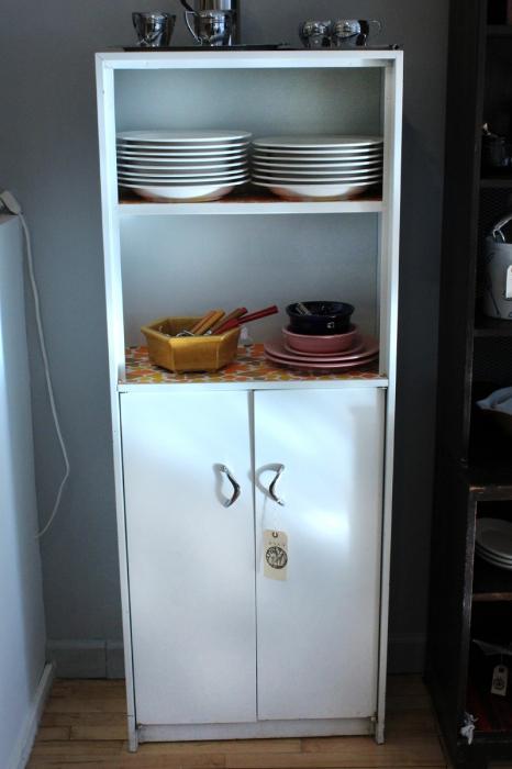 Небольшой напольный шкаф на кухню