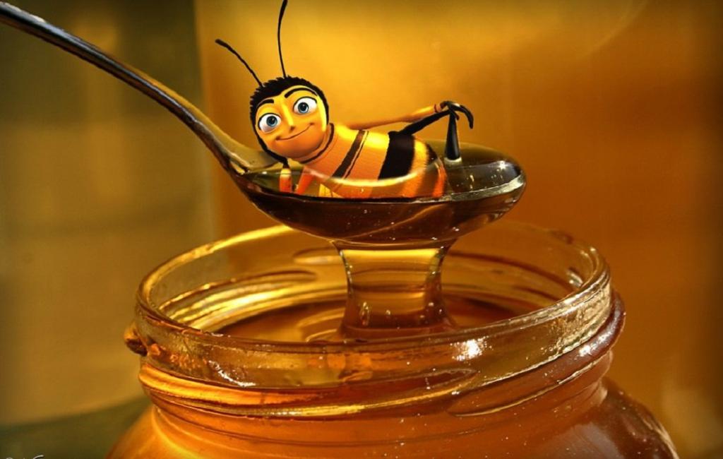 Медук. Пчелы и мед. Пчелиный мёд. Пчелка с медом. Пчела с ложкой меда.