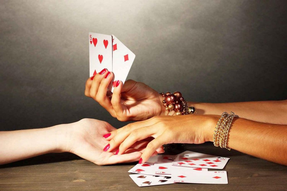 Гадания с помощью игральных карт на отношения и судьбу