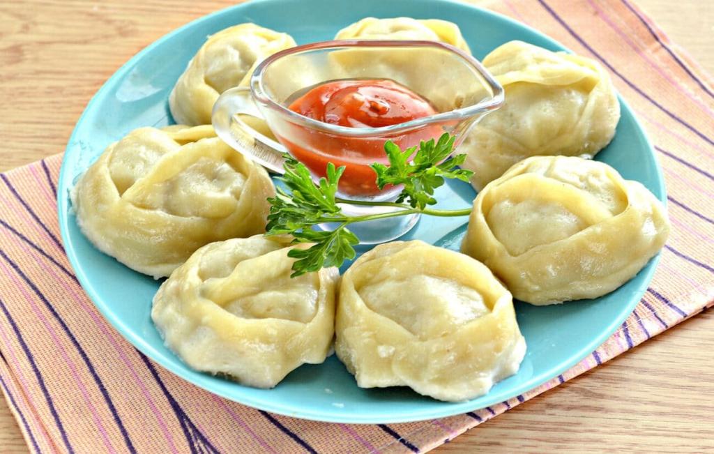 Манты с картошкой и фаршем