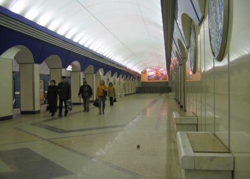 metro st petersburg time