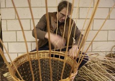 плетение корзины из ивы