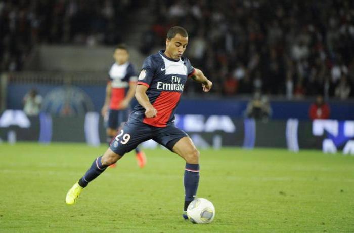 midfielder psg lucas moura