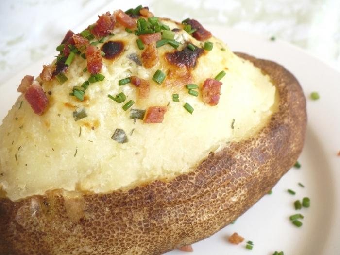 Как запечь картошку в духовке целиком без кожуры на протвине с корочкой рецепт с фото