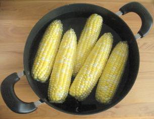 How to cook an ear of corn?