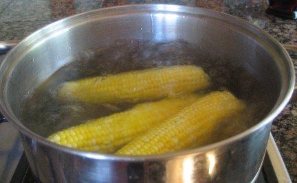 How to cook corn cobs?