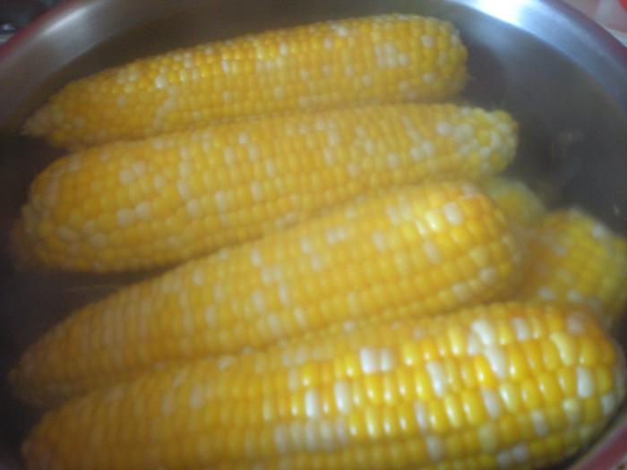 Варить кукурузу в початках
