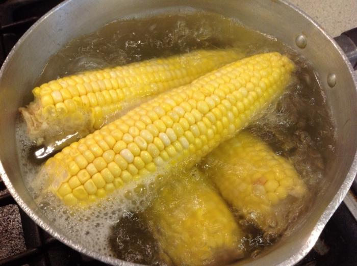 Как варить свежую кукурузу?