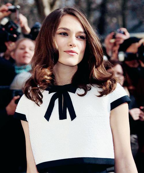 How old is Keira Knightley?