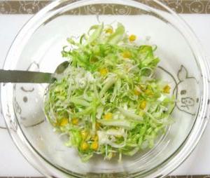 быстрый салат из свежей капусты