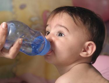 можно ли дать воду новорожденному