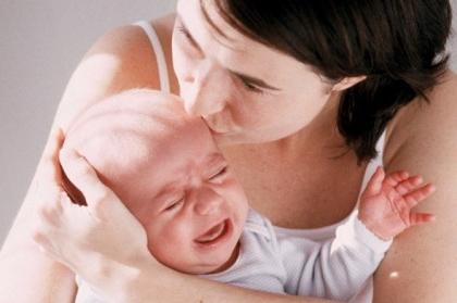 как успокоить плачущего новорожденного