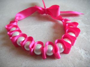 do-it-yourself bracelets made of beads and ribbons