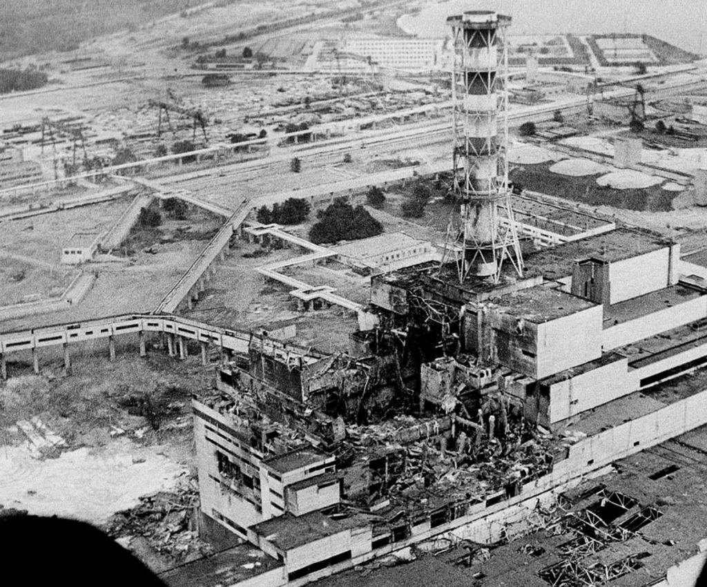 Разрушенный реактор в Чернобыле