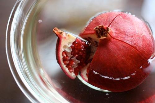 how to clean pomegranate (photo