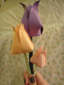 how to make a tulip out of paper