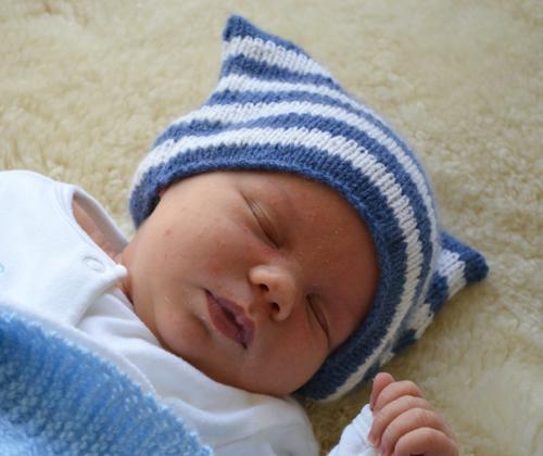 зимняя шапочка для новорожденного вязание