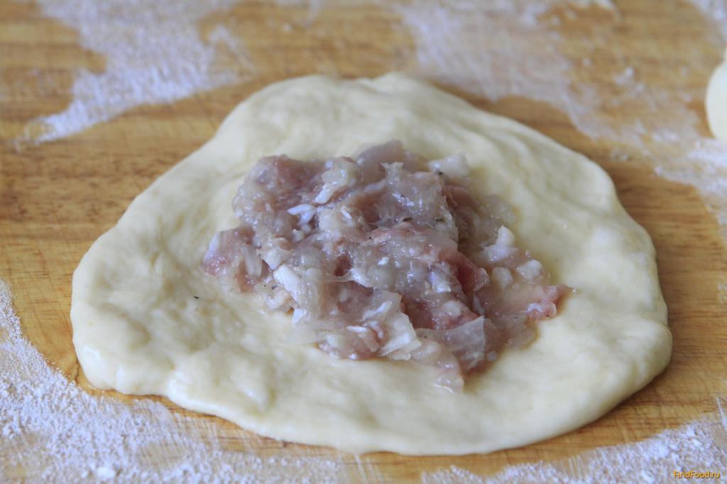 Беляши с мясом очень вкусный на сковороде на дрожжевое пошаговый рецепт с фото