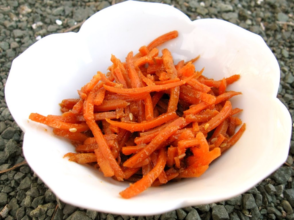 Как приготовить морковь по-корейски?