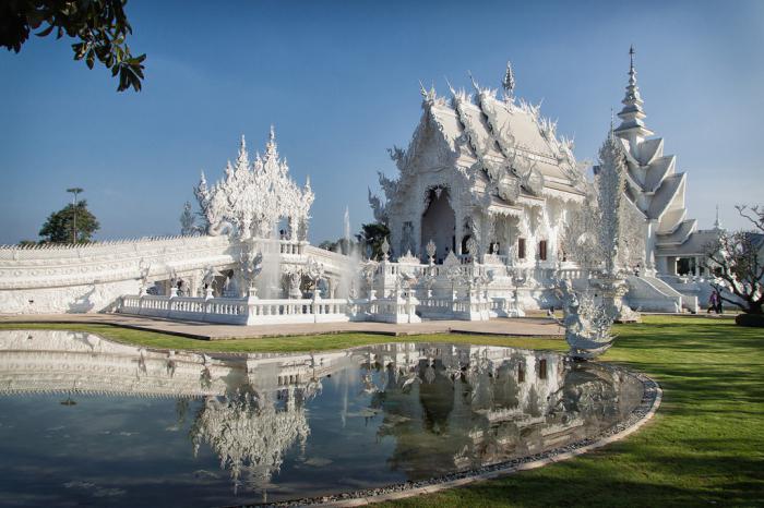 белый храм в тайланде