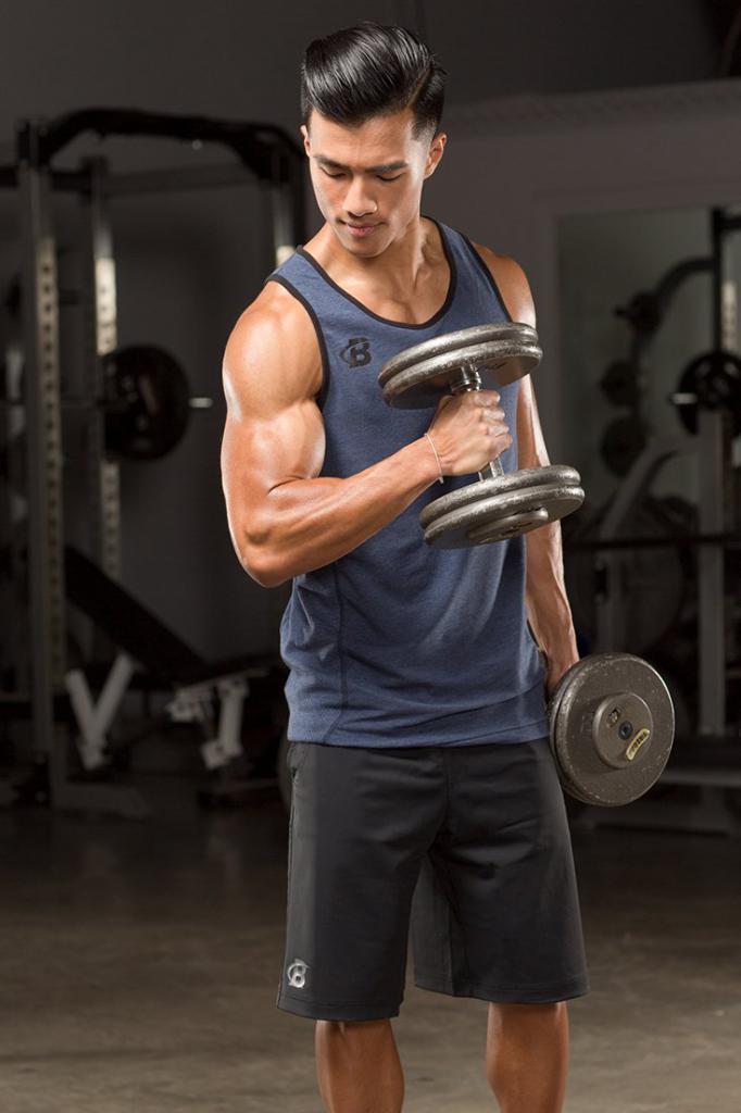 lifting dumbbells for biceps