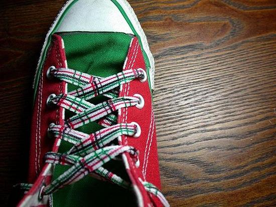 как завязывать шнурки на кроссовках