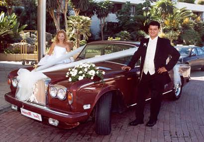 А чем вы украшаете свой свадебный автомобиль?