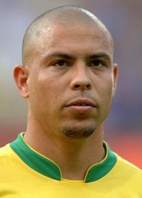 великий бразильский футболист роналдо