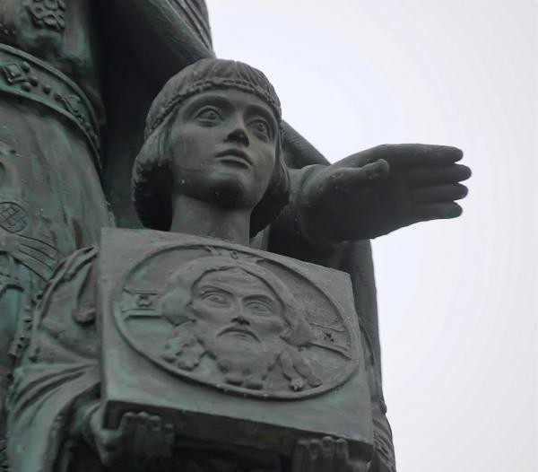 памятник княгине ольге в пскове история